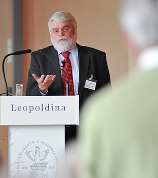 Mehr zu 'Leopoldina-Symposium „Fürsorgliche Forschung – Forschung der Fürsorge“'