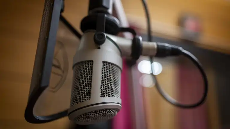 Leopoldina - Podcastaufnahme im Zentrum für Medienproduktion der Universität Leipzig mit Dr.. Danny Weber (Leiter der Abteilung Archiv und Bibliothek)