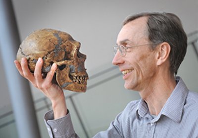 Max Planck Forscher Prof. Dr.Svante Pääbo entschlüsselt Neandertaler-Genom