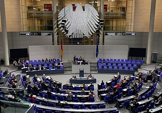Befragung: Bundestagsabgeordnete haben hohes Vertrauen in wissenschaftliche Erkenntnisse