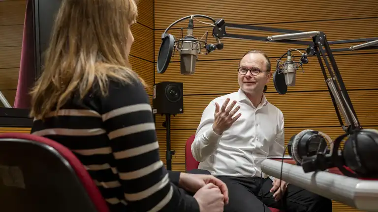 Leopoldina-Podcastaufnahme mit Dr. Danny Weber (Leiter der Abteilung Archiv und Bibliothek)