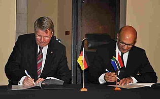 Leopoldina signs cooperation agreement with the Academy of Science of South Africa