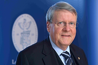 Jörg Hacker als Präsident der Nationalakademie wiedergewählt